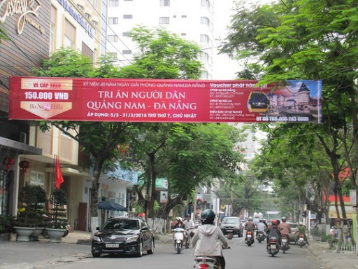 Cách treo băng rôn quảng cáo, cờ phướn hiệu quả nhất Cách treo băng rôn quảng cáo, cờ phướn hiệu quả nhất